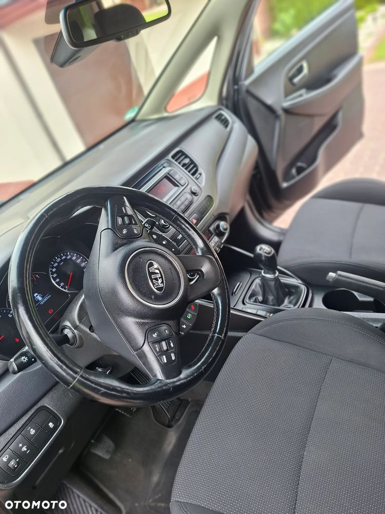 Kia Carens 1.6 GDI Dream Team Edition - 17