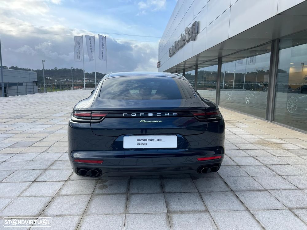 Porsche Panamera 4 E-Hybrid - 4