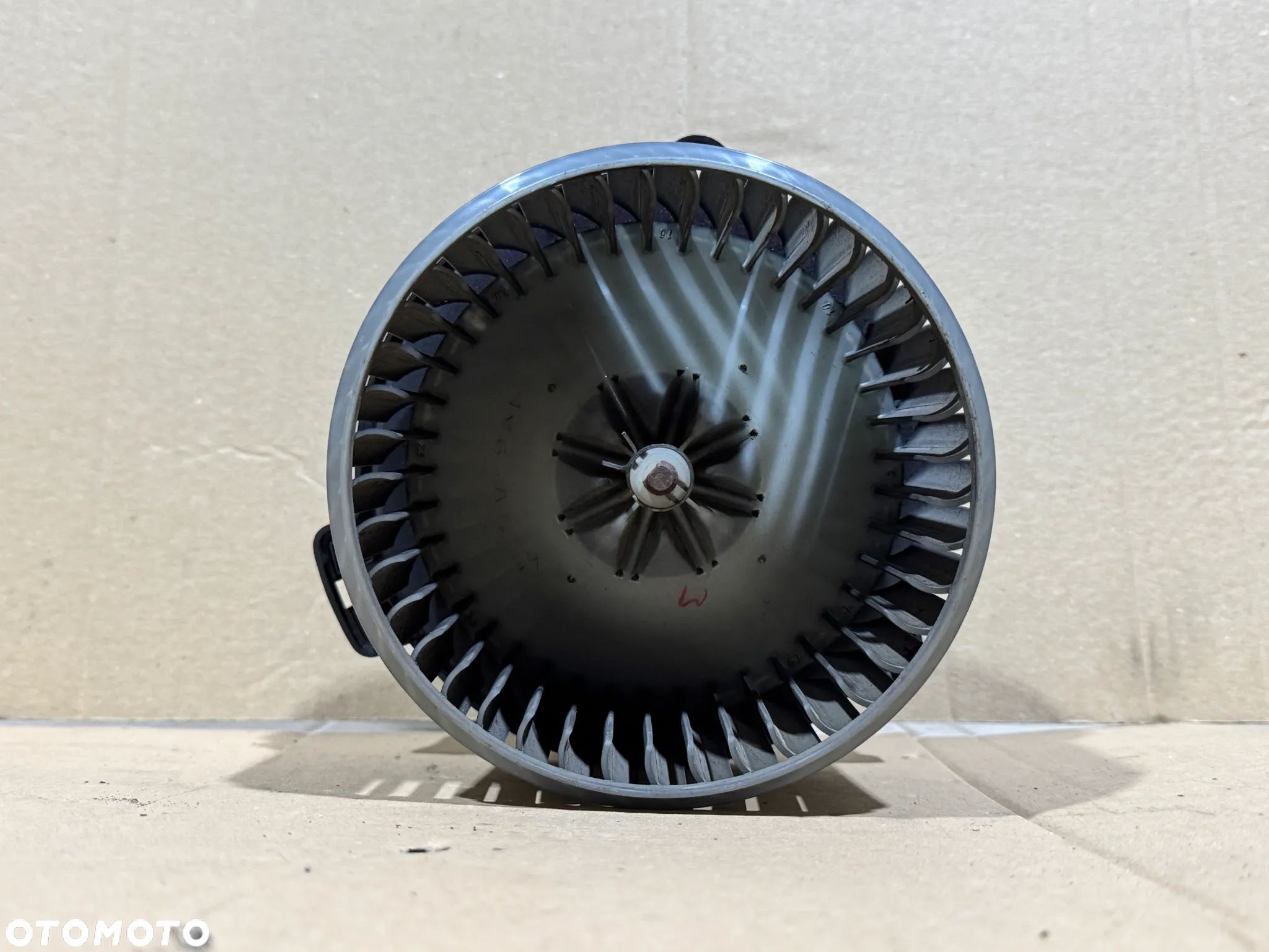 WENTYLATOR DMUCHAWA NAWIEWU TOYOTA COROLLA E12 AVENSIS T25 016070-0610 0130101601 - 1