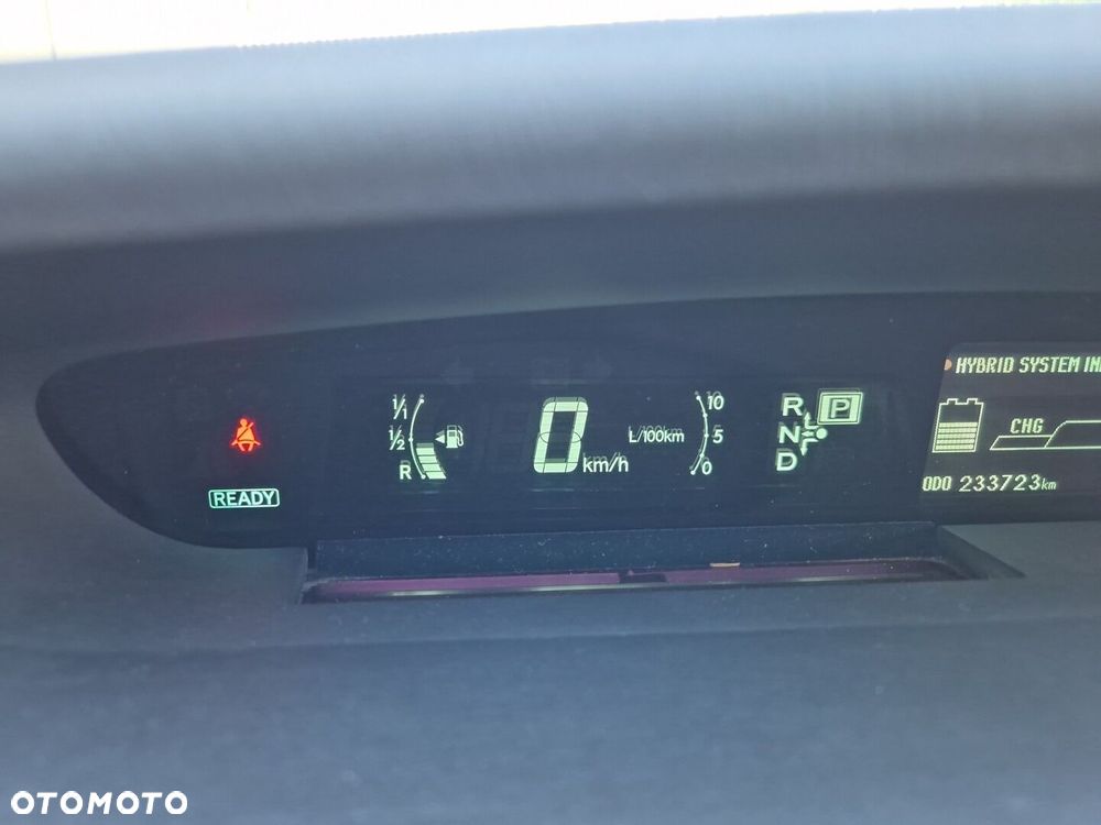 Toyota Prius 1.8 HSD Sol - 20