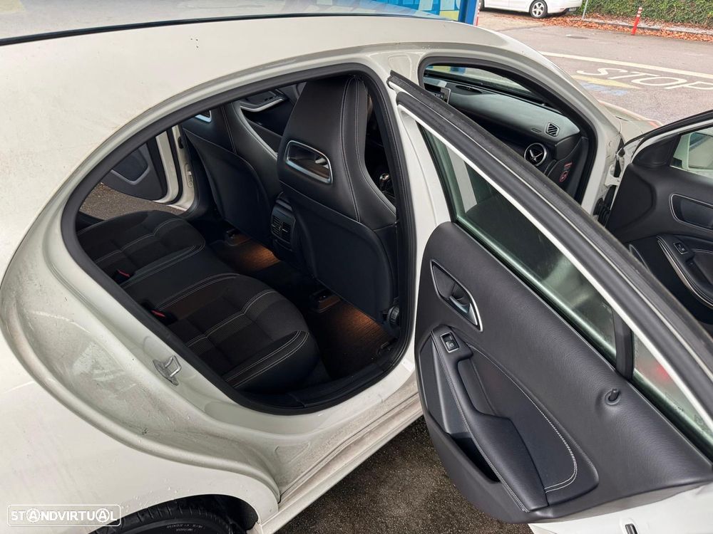 Mercedes-Benz A 180 d Fleet Pack Urban - 13