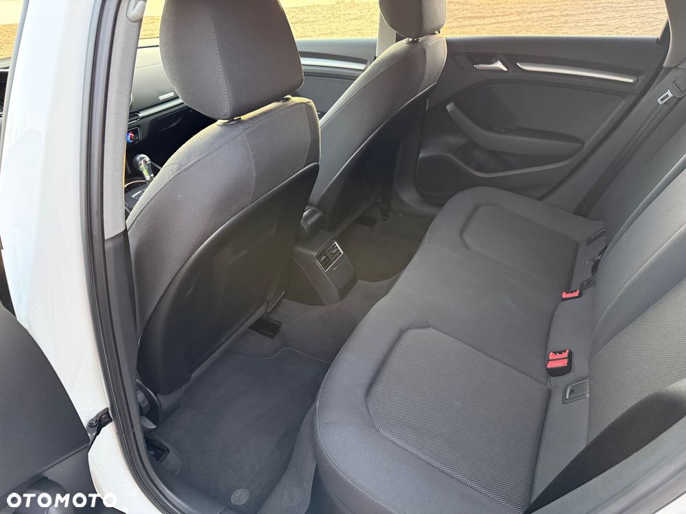 Audi A3 Sportback 35 TFSI S tronic - 9
