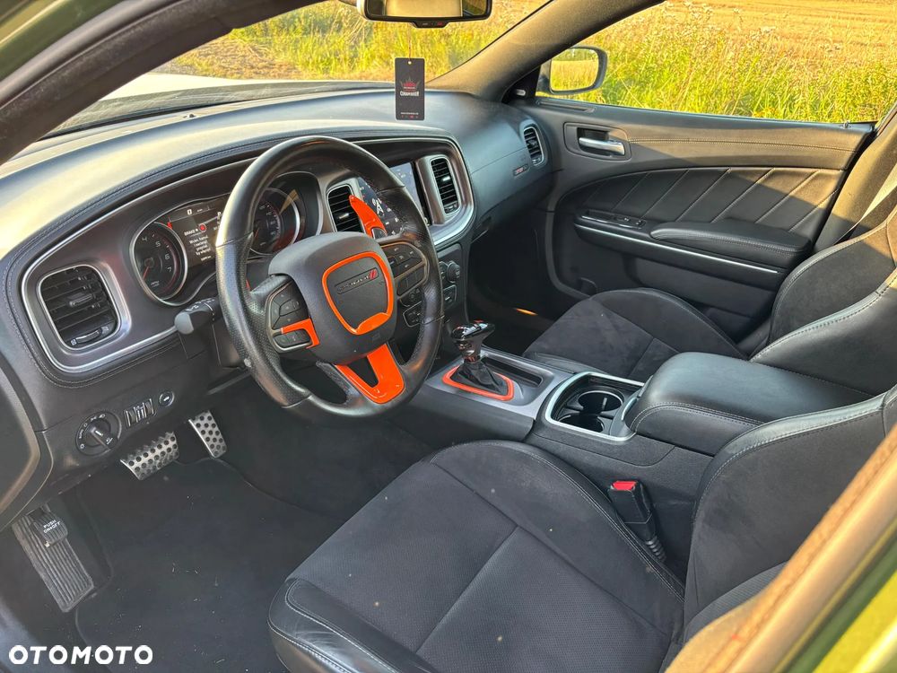 Dodge Charger 6.4 Scat Pack - 8