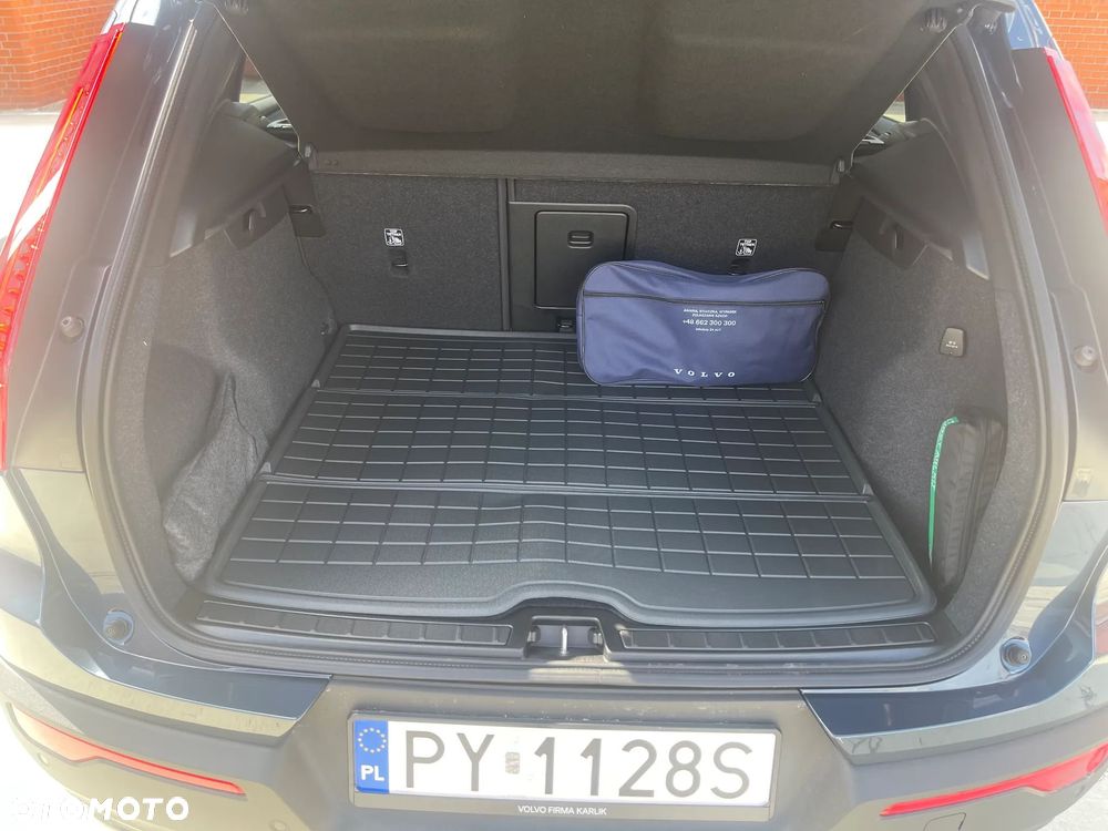 Volvo XC 40 B3 Plus Dark - 25