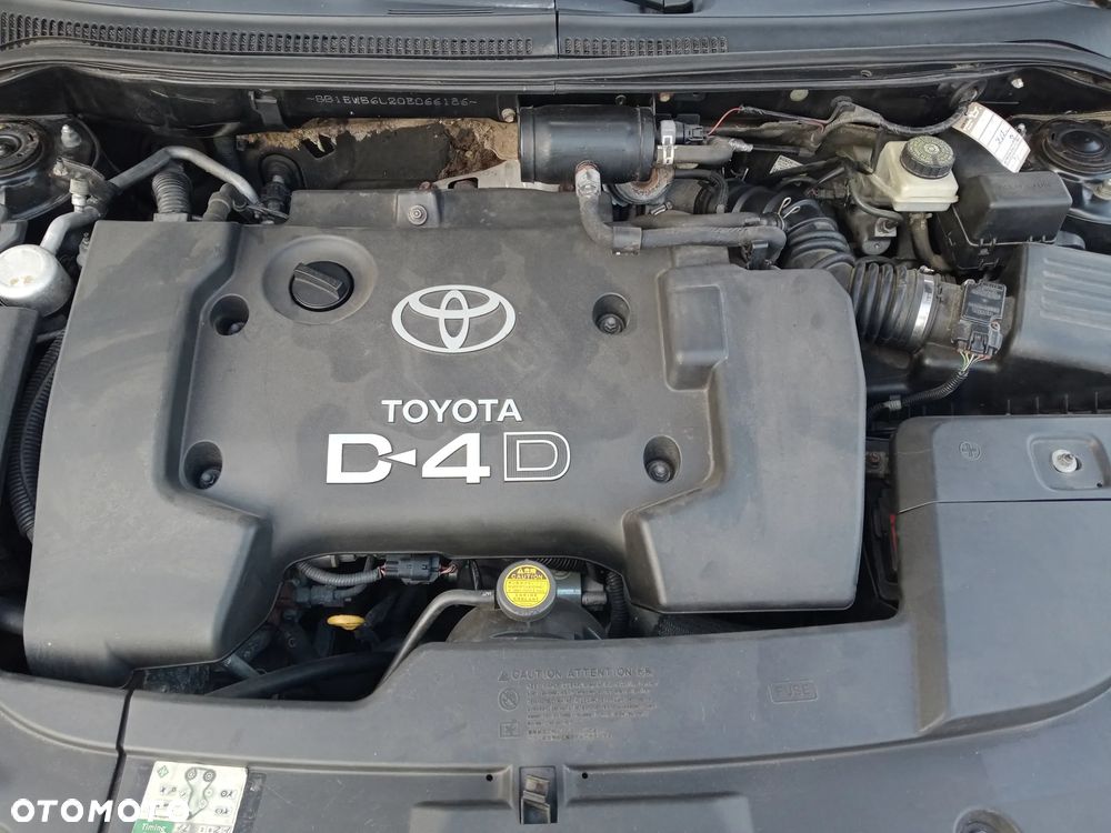 Toyota Avensis - 28