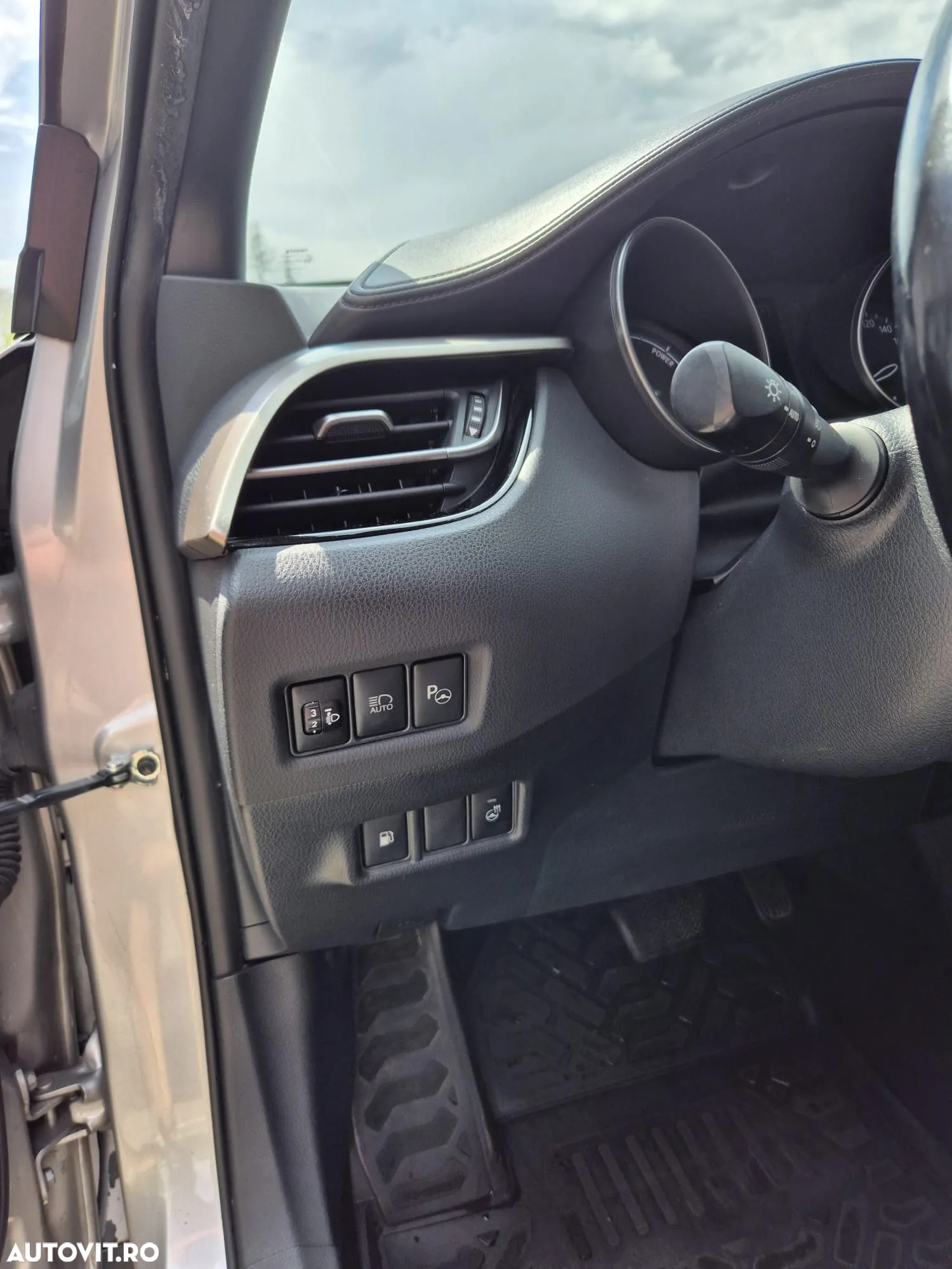 Toyota C-HR 1.8 HSD 4x2 CVT C-ult - 16