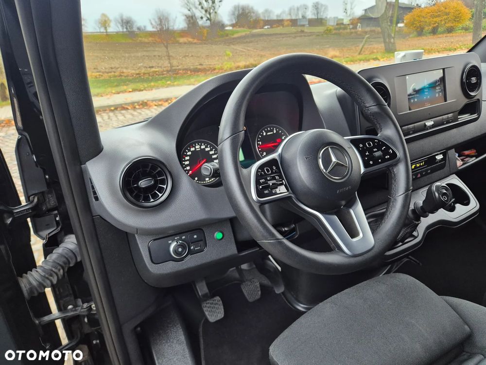 Mercedes-Benz Sprinter - 20
