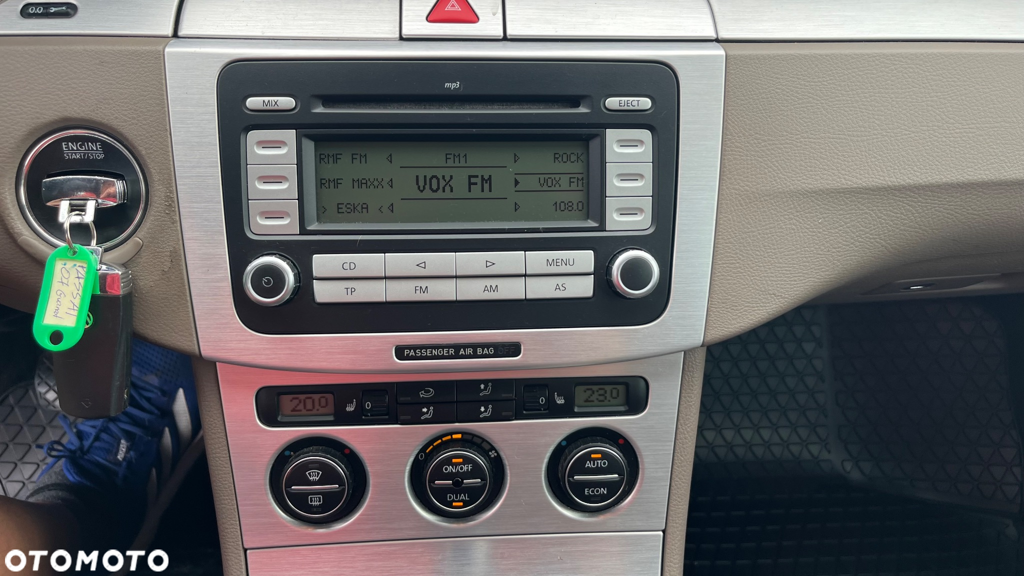 Volkswagen Passat - 22
