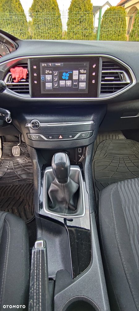 Peugeot 308 BlueHDi 100 Stop & Start Access - 19