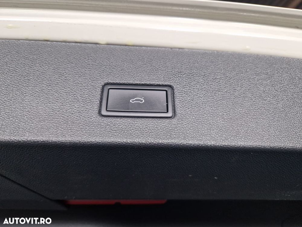 Volkswagen T-Roc - 29