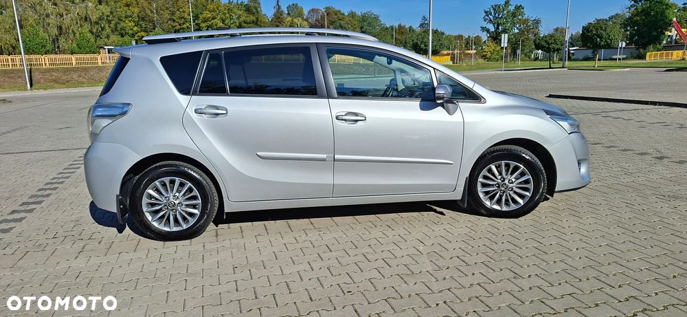 Toyota Verso 2017 photo 4