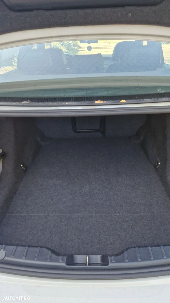 BMW Seria 5 525d xDrive AT - 15