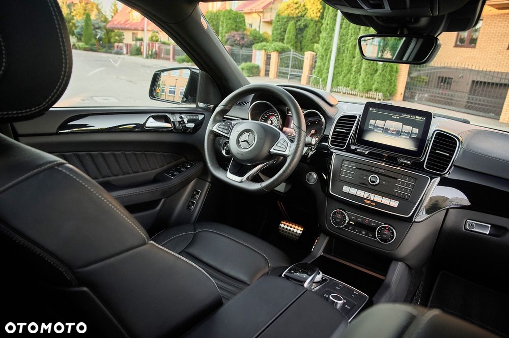 Mercedes-Benz GLE - 28