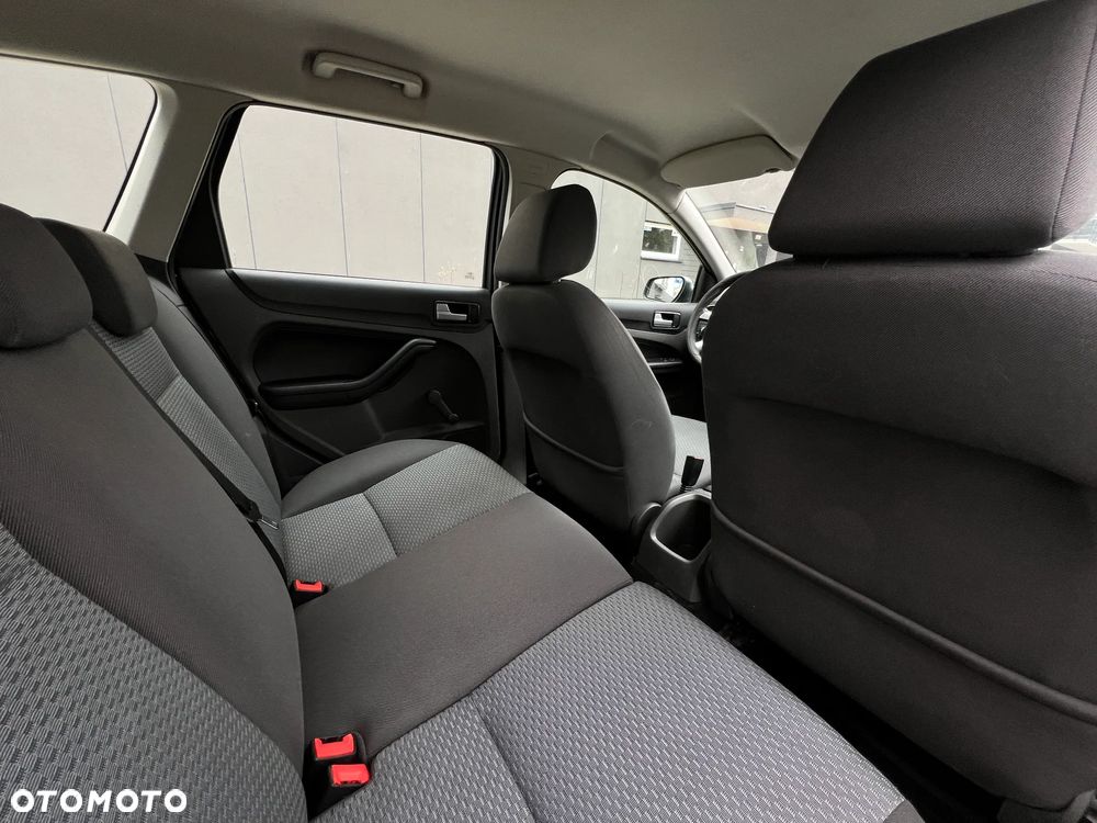 Ford Focus - 8