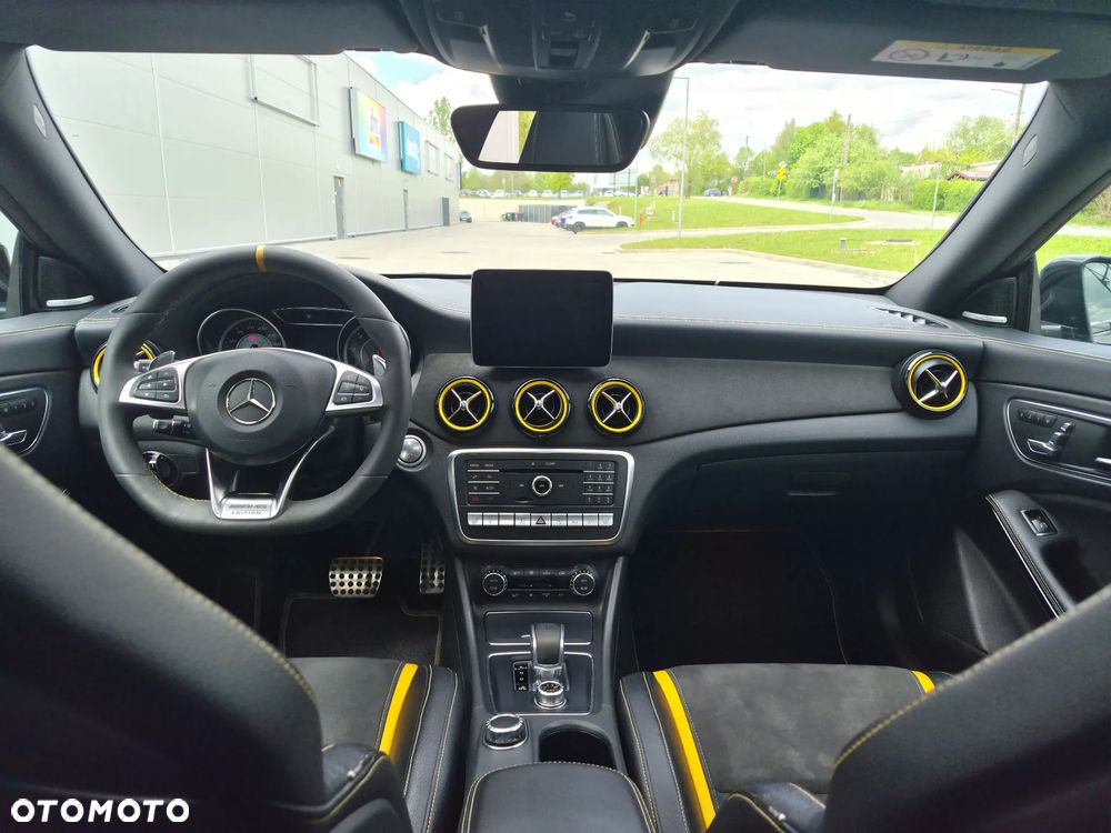 Mercedes-Benz CLA AMG 45 4Matic AMG Speedshift 7G-DCT Yellow Night Edition - 12