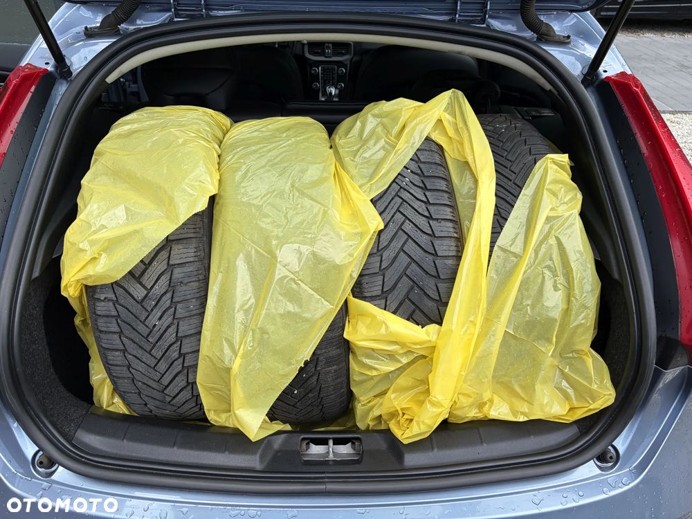 Volvo V40 T3 Drive-E Momentum - 33