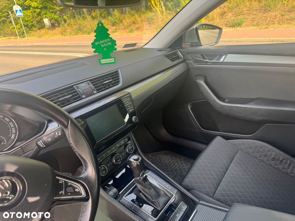Skoda Superb 2.0 TDI Active DSG - 6