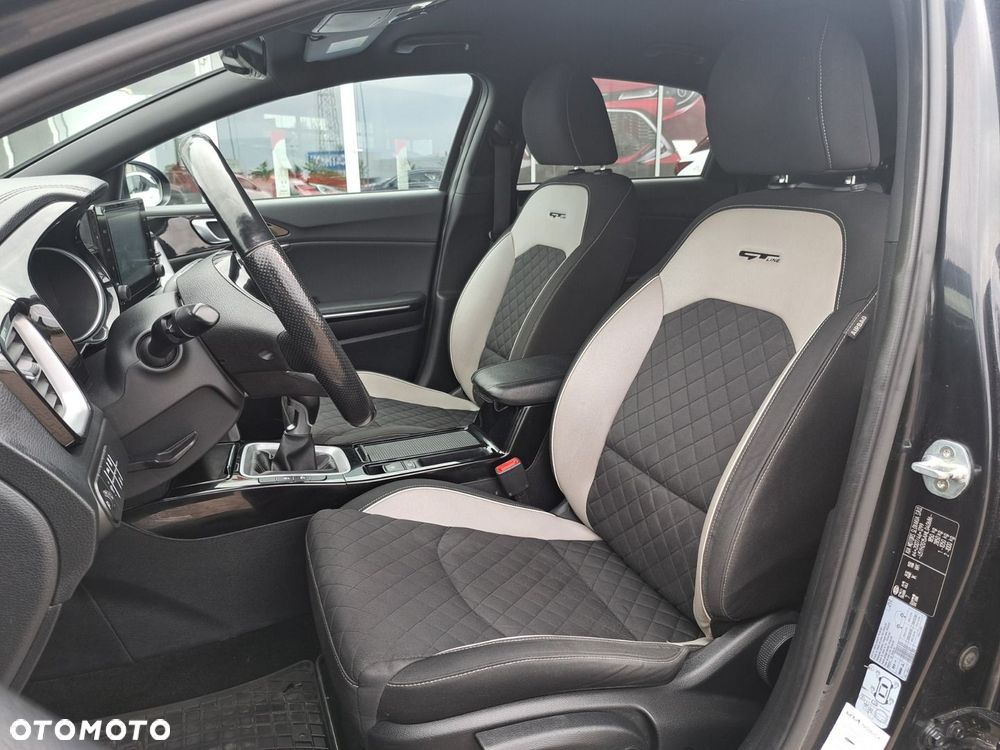 Kia ProCeed 1.5 T-GDI GT Line - 16