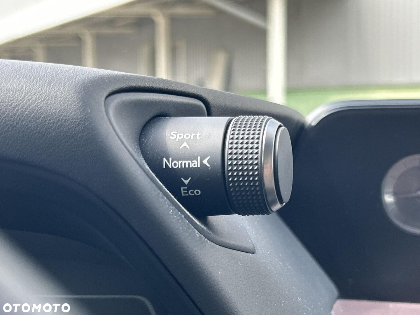 Lexus UX 200 Optimum 2WD - 16