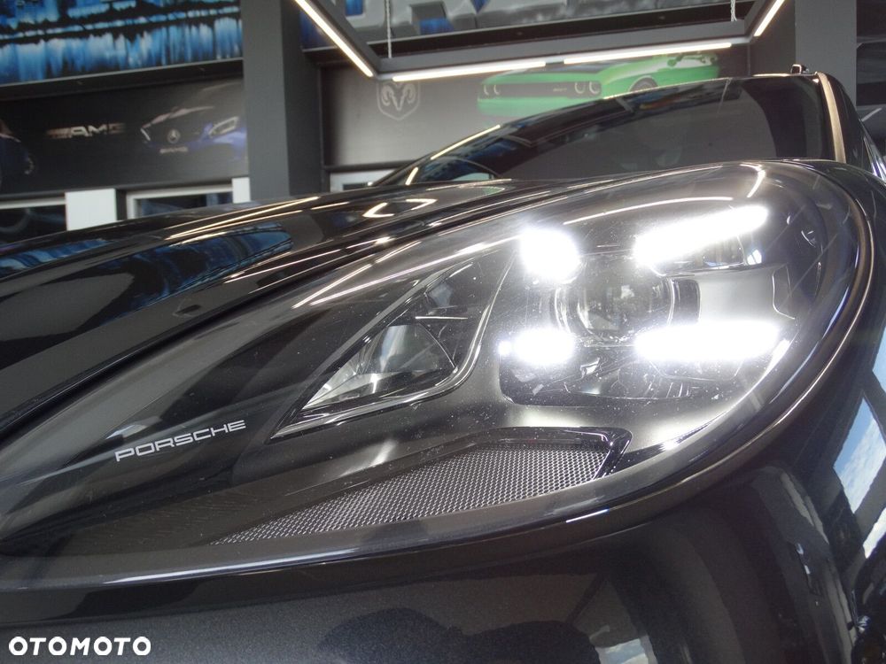 Porsche Macan - 3
