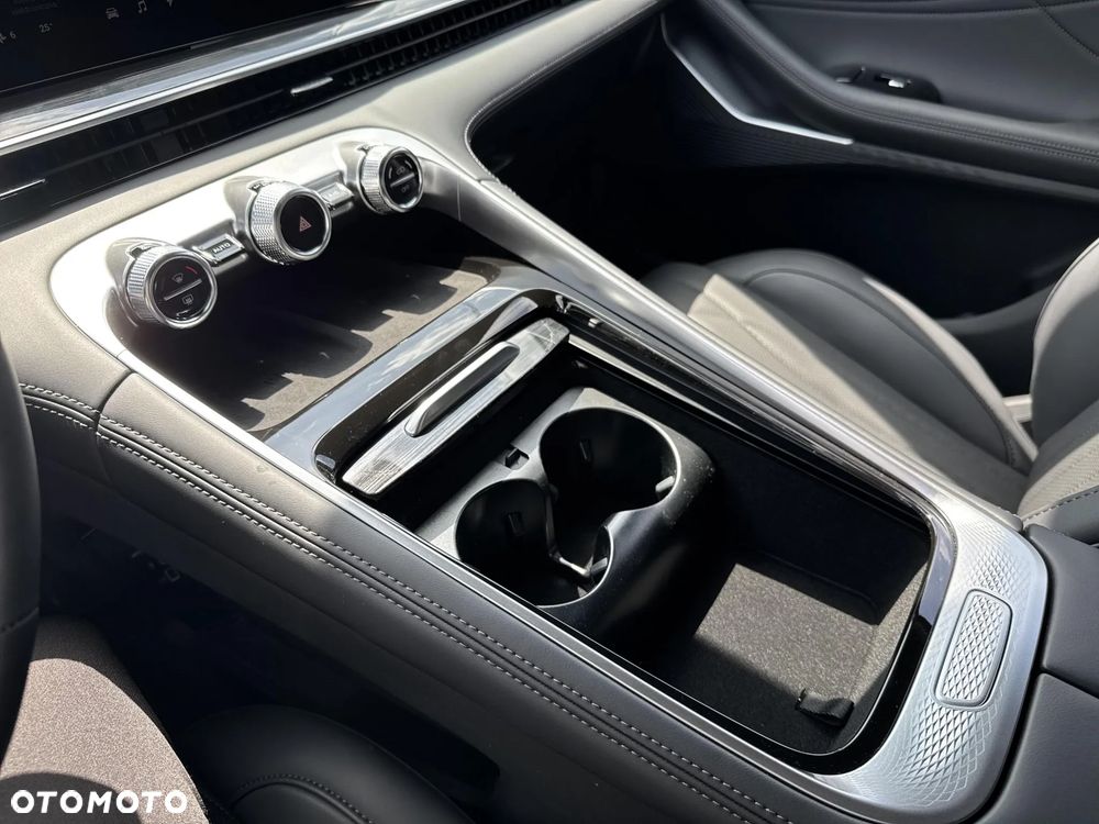 Omoda 9 1.5 Super Hybrid Exclusive AWD - 12