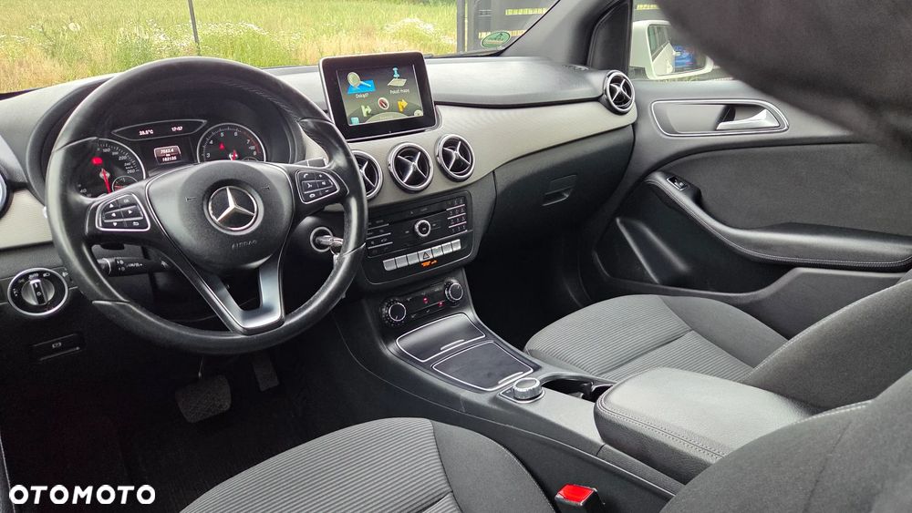 Mercedes-Benz Klasa B 200 (BlueEFFICIENCY) 7G-DCT - 38
