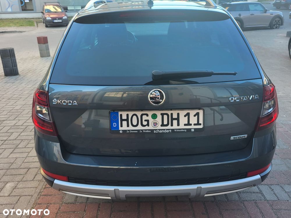 Skoda Octavia Scout 2.0 TDI 4x4 DSG - 15