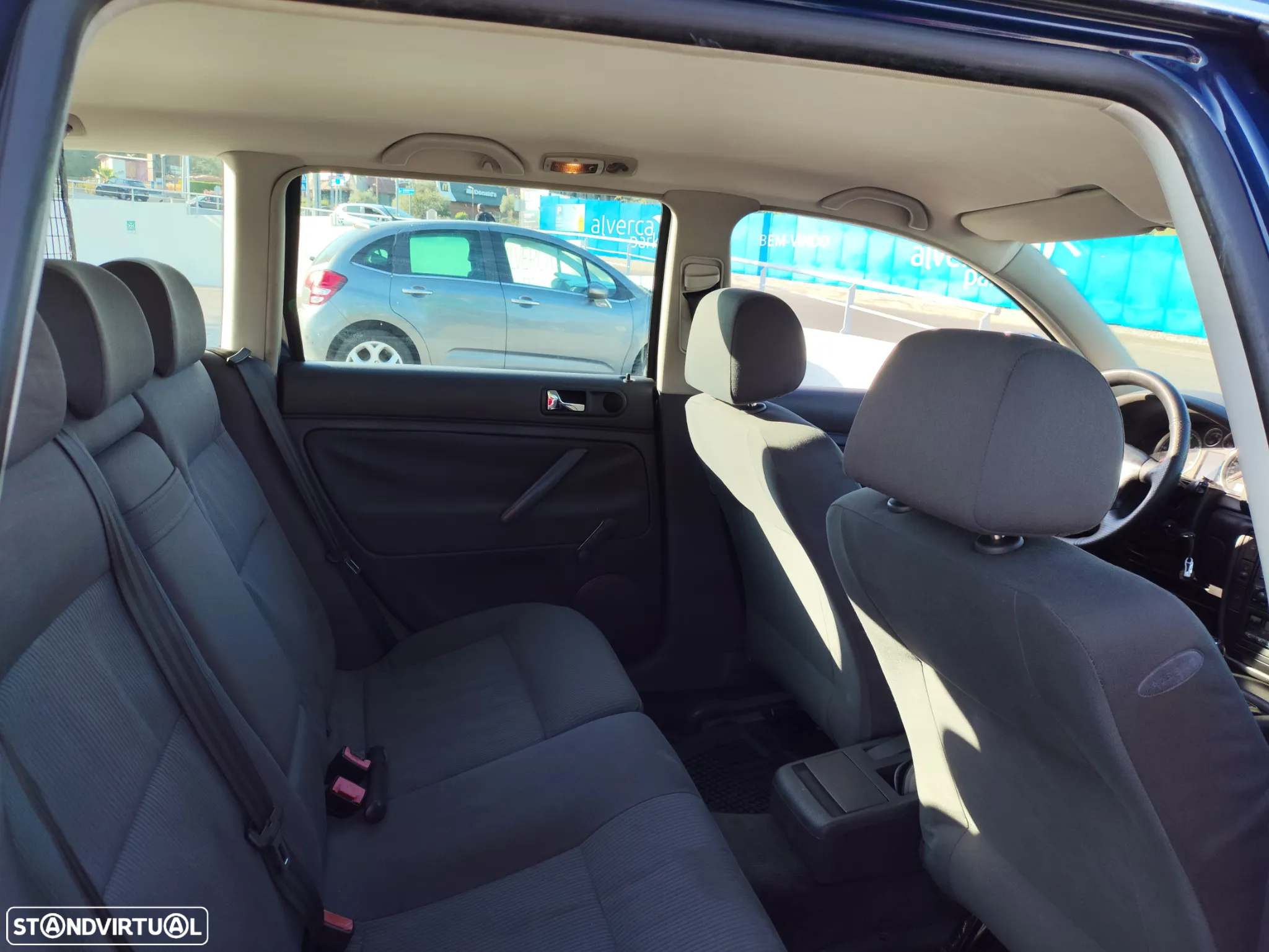 VW Passat Variant 2.0 TDi DPF Comfortline - 9