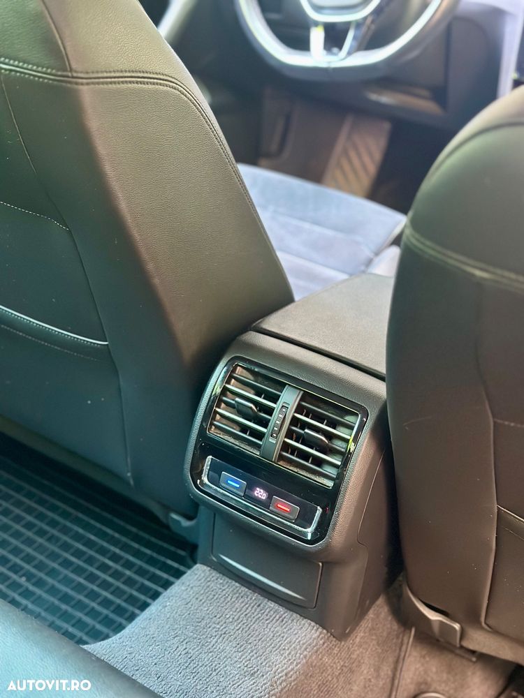 Volkswagen Passat - 12