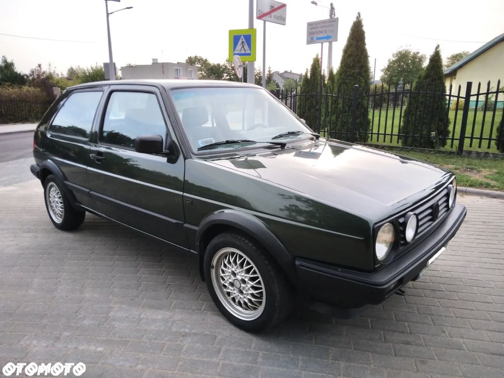 Volkswagen Golf 1.8 GT Special - 2