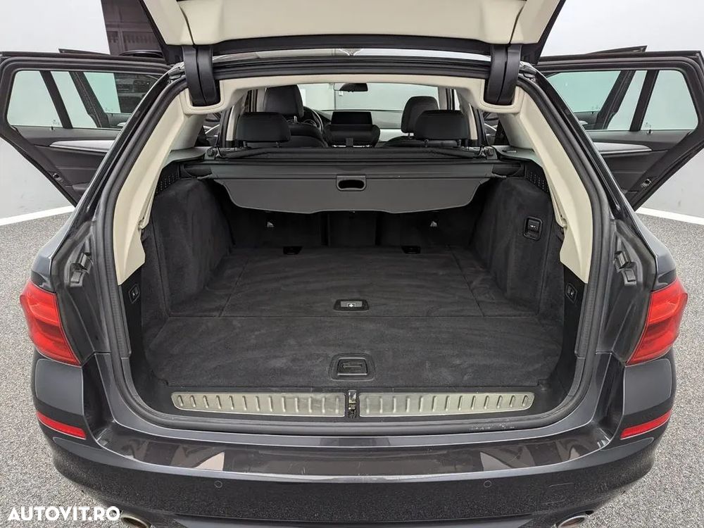 BMW Seria 5 530i AT - 12