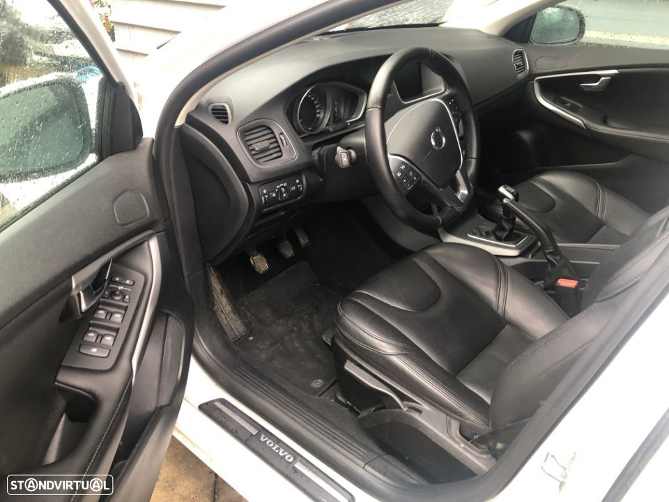 VOLVO V40 D2 DE 2018 PARA PEÇAS - 8