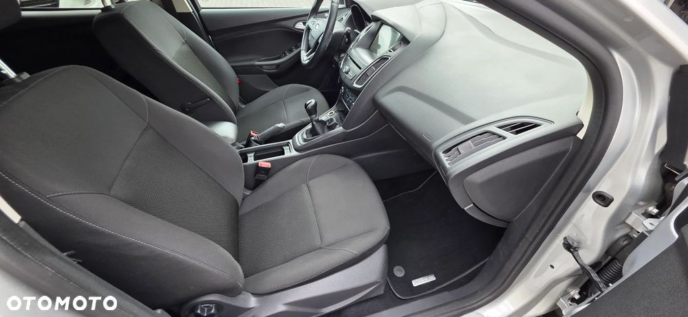 Ford Focus 1.0 EcoBoost STart-Stopp-System TITANIUM - 28
