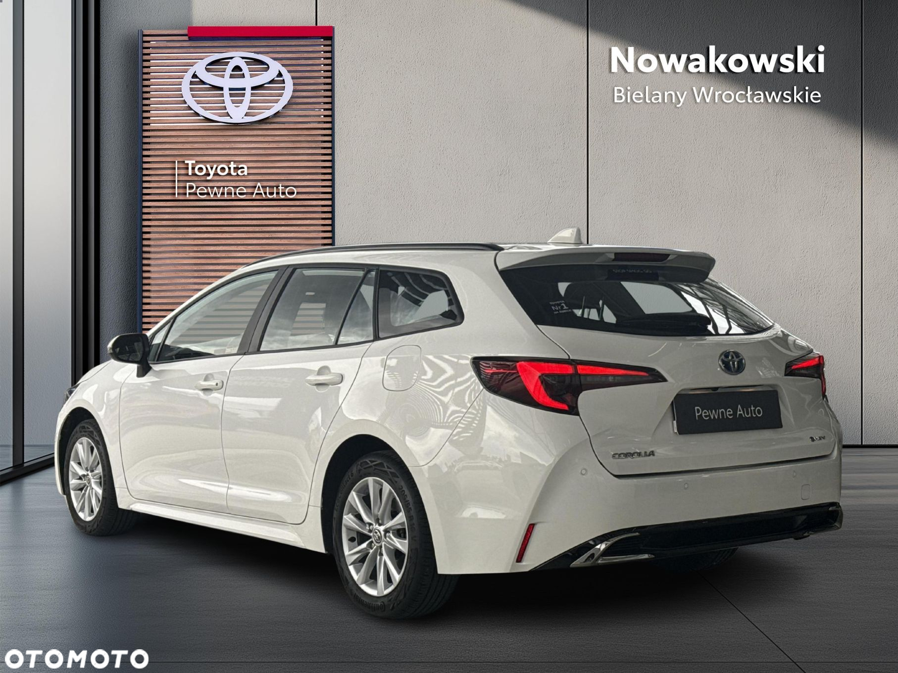 Toyota Corolla 2.0 Hybrid Comfort - 3
