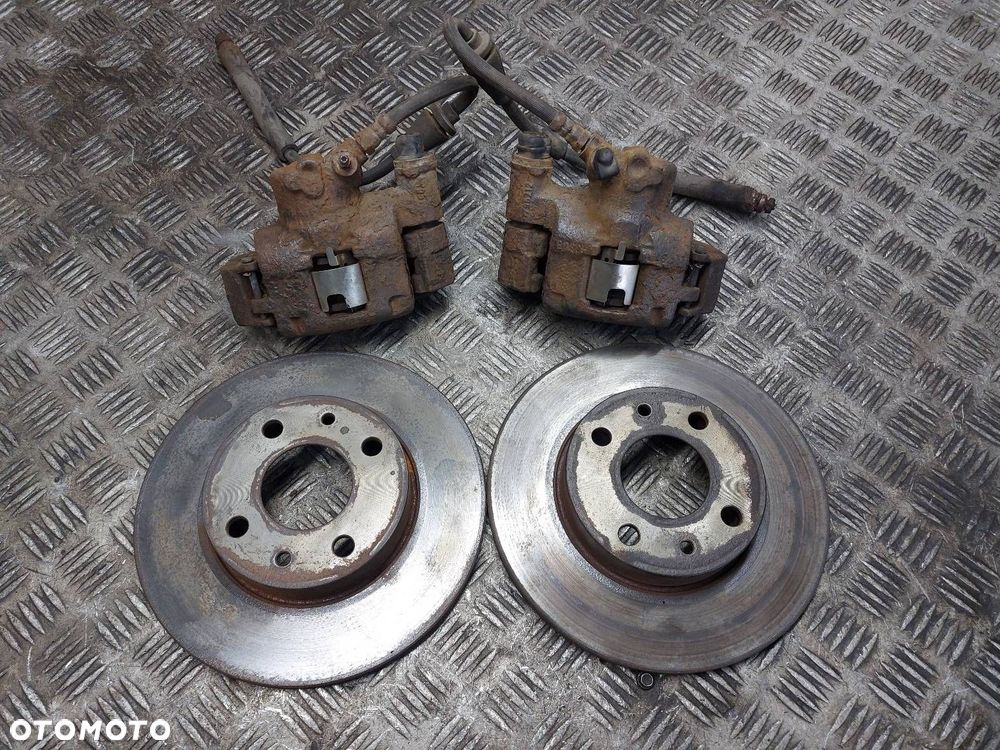 TARCZE HAMULCOWE PRZÓD + KLOCKI + ZACISKI FIAT PUNTO II 1.2 8V ID: 237203 - 1