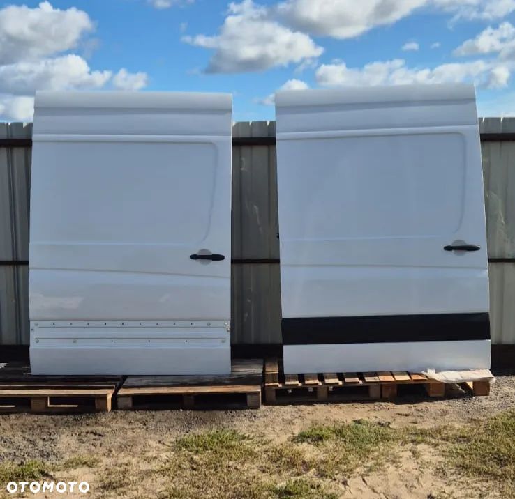 OCYNK BEZ RDZY Drzwi Max Wysokie Białe Boczne Prawe Przesuwne Pełne Mercedes Sprinter 906 Volkswagen Crafter - 1