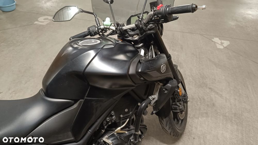 Yamaha MT - 8