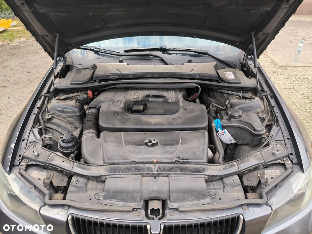 BMW Seria 3 320d DPF - 34