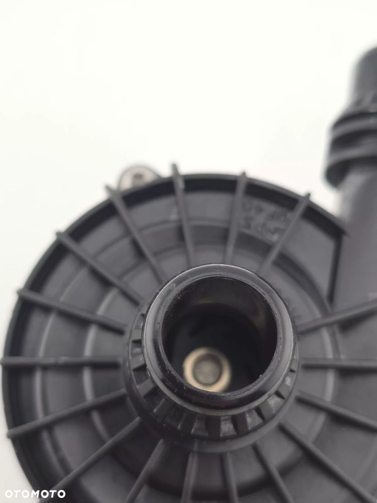 NOWA ORYGINALNA POMPA WODY MERCEDES W214 W167 A0005003701 - 4