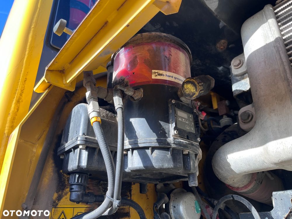 Komatsu PW148-10 - 11