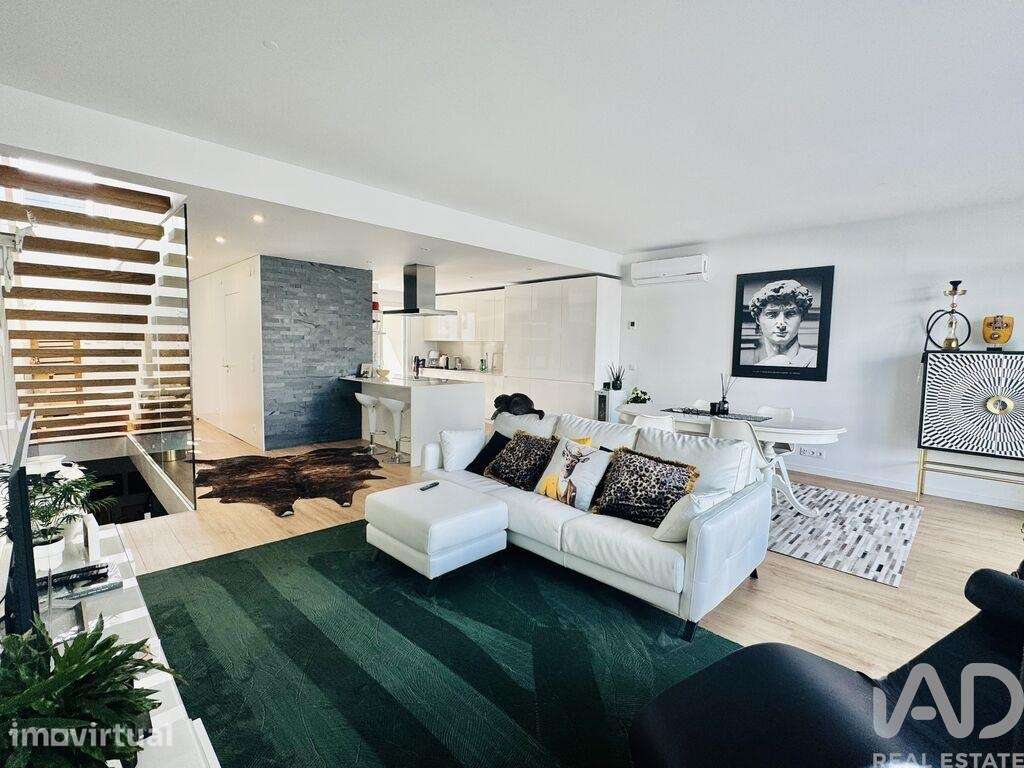 Casa / Villa T4 em Amora de 238 m2 - Grande imagem: 2/36