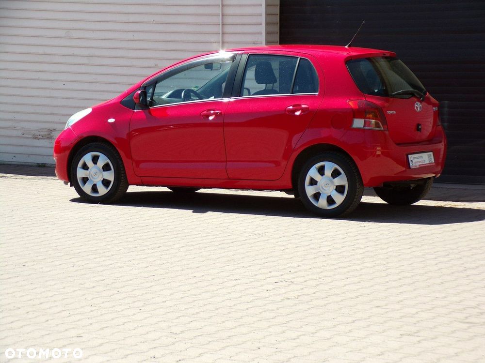 Toyota Yaris - 10