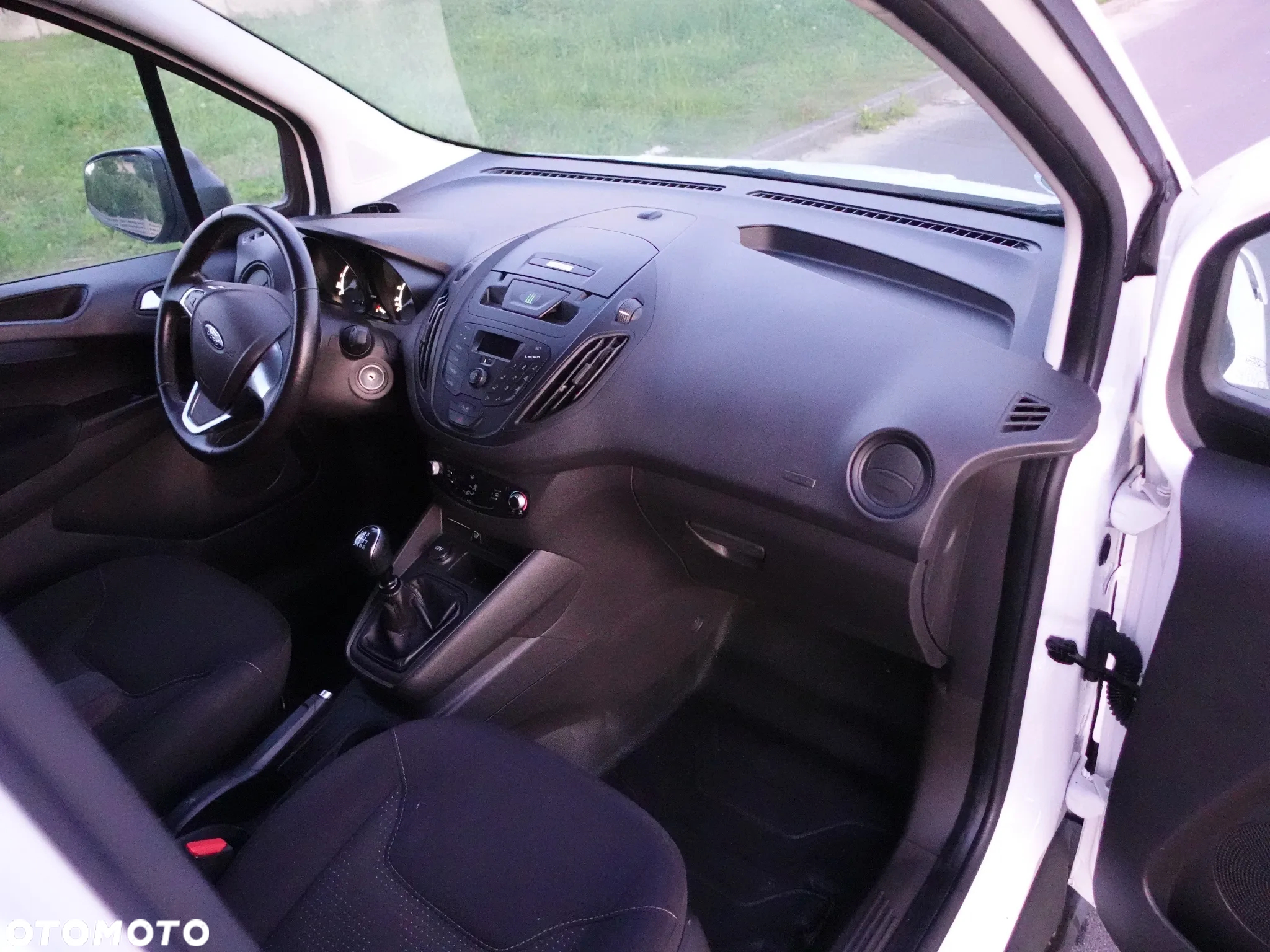 Ford TRANSIT COURIER - 3