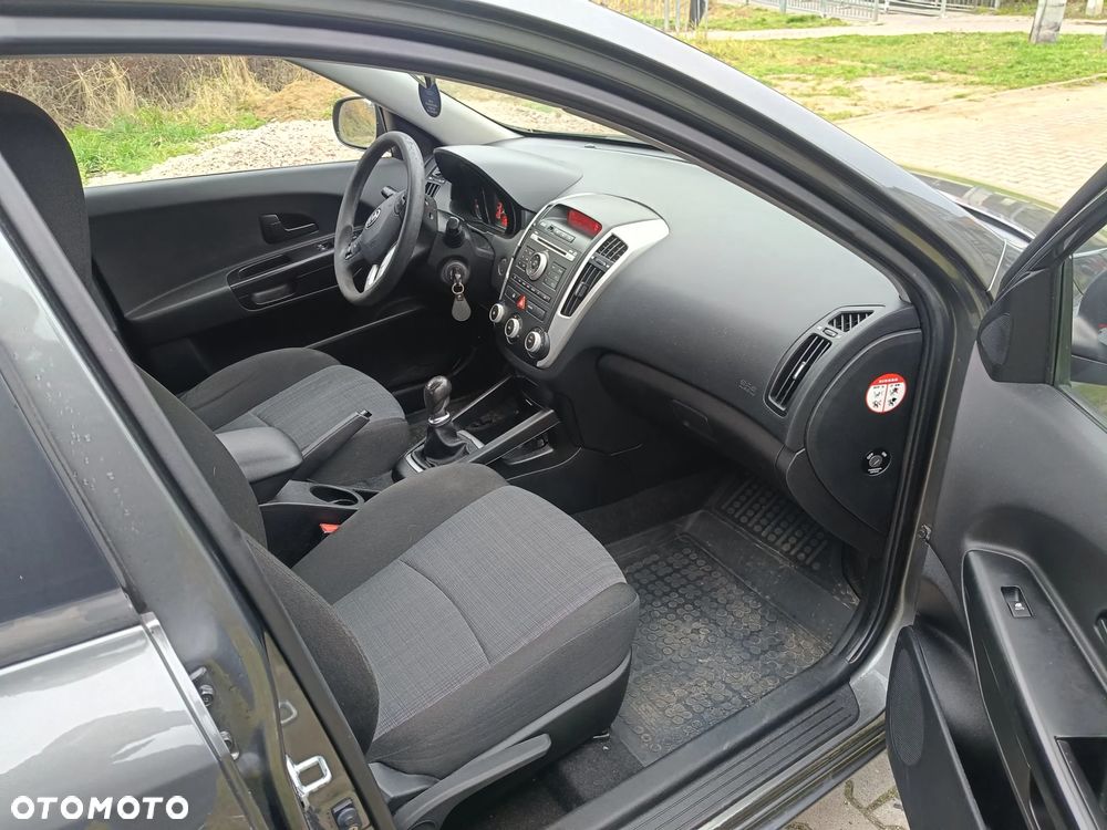 Kia Ceed 1.4 Comfort - 11