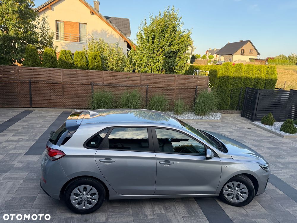 Hyundai i30 1.5 DPI Classic + - 14