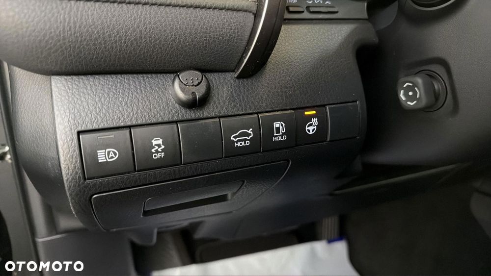 Toyota Camry 2.5 Hybrid Executive CVT - 28