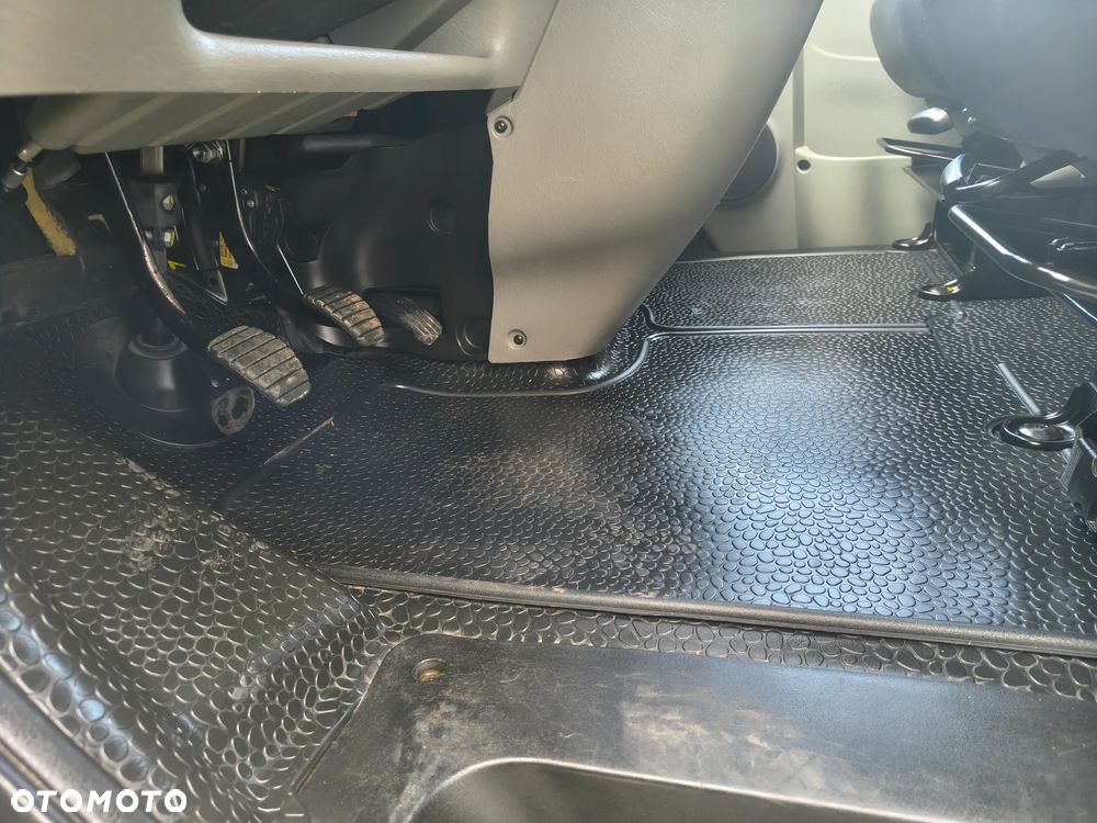 Renault Trafic Grand Passenger Black Edition - 17