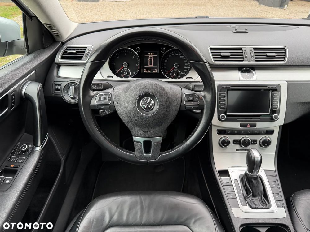 Volkswagen Passat Variant - 12