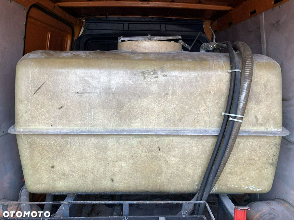 Mercedes-Benz Sprinter - 9