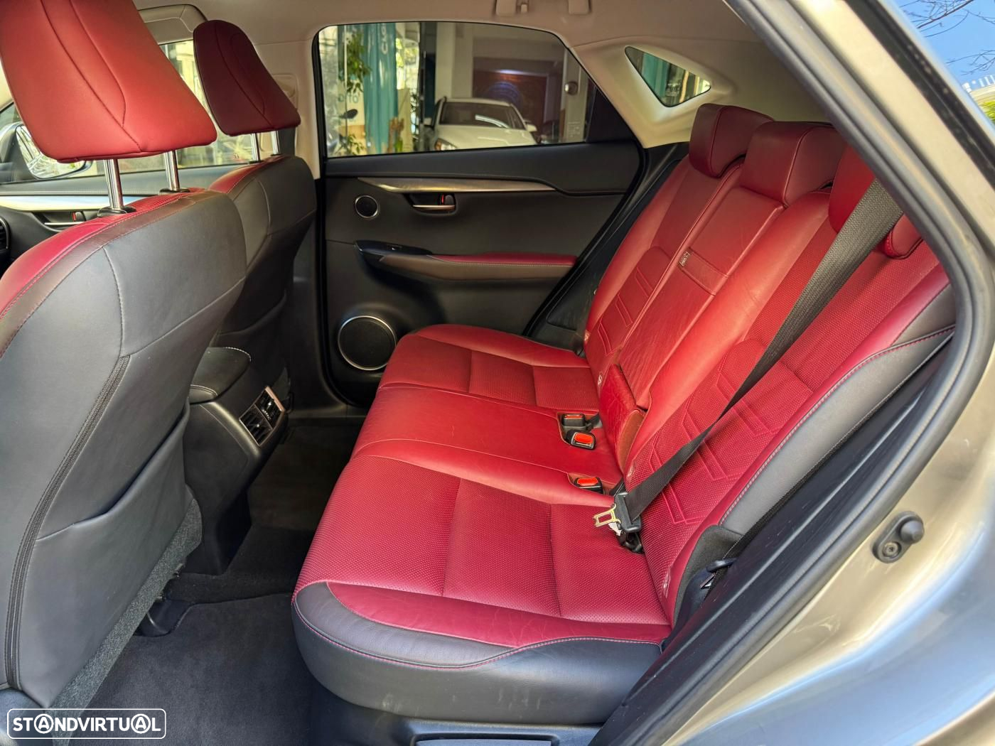 Lexus NX 300h Executive+ - 27